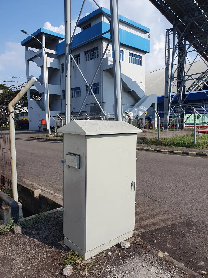 WIRACK outdoor AC/DC distribution cabinet installed at a power plant